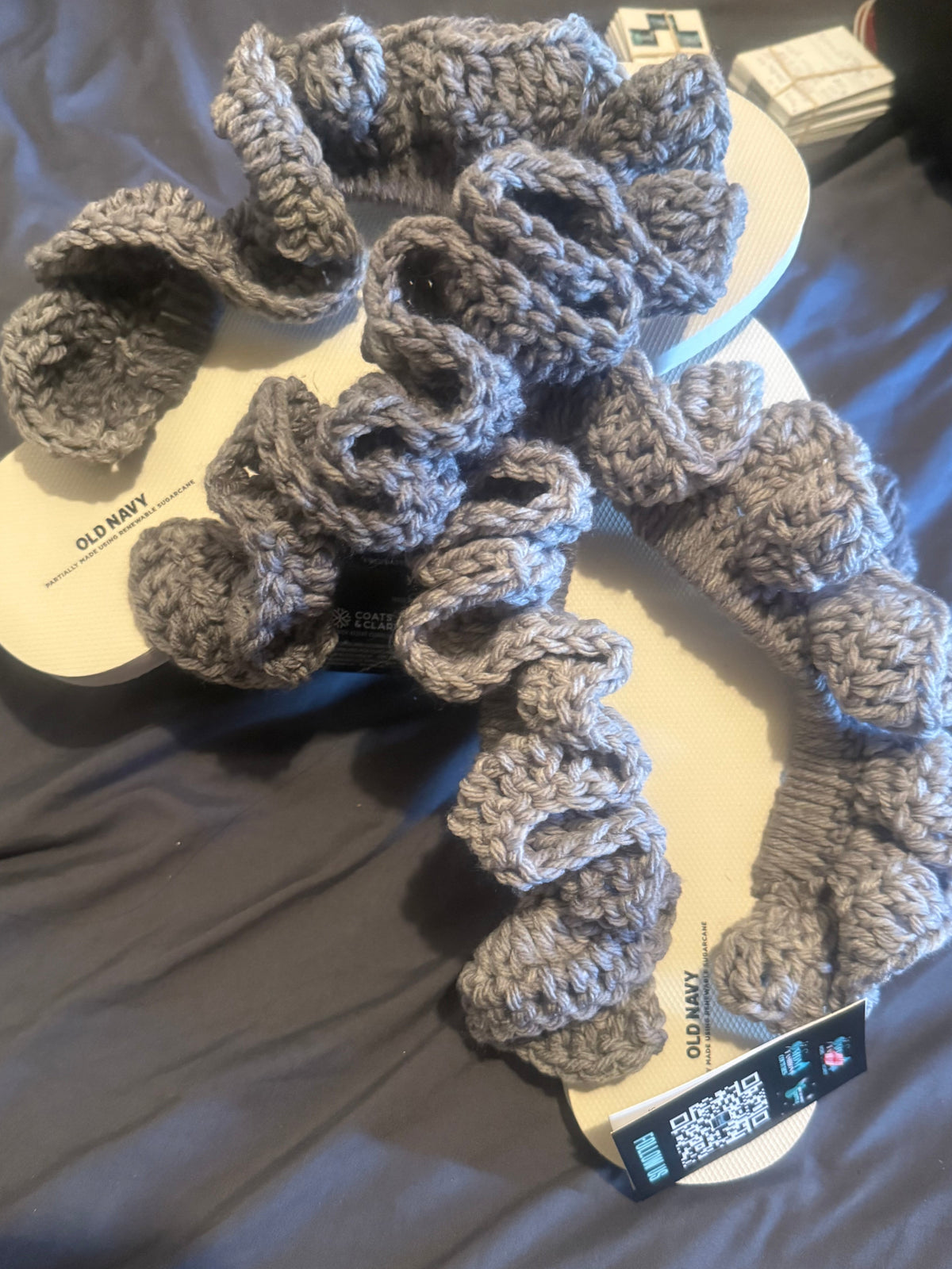 RUFFLED FLIP FLOPS